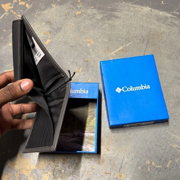 wallet - Picture 2 of 4